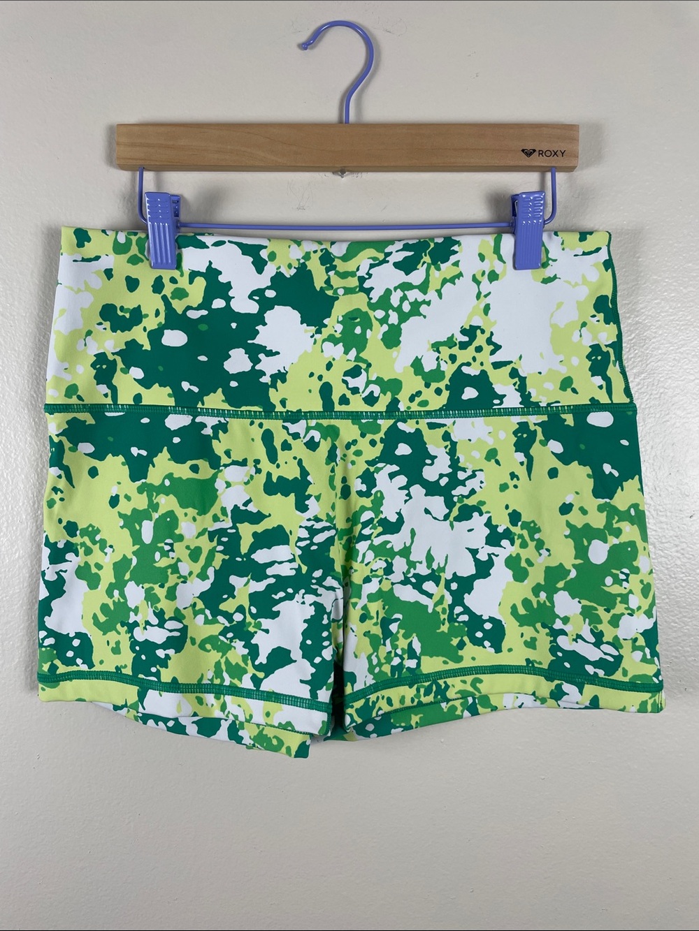 Like New Offline Aerie 2 Inch Bike Short XL